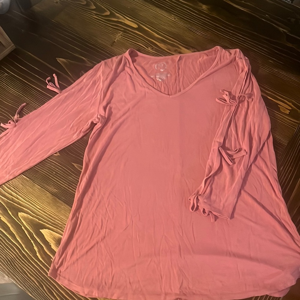 Maurices large top